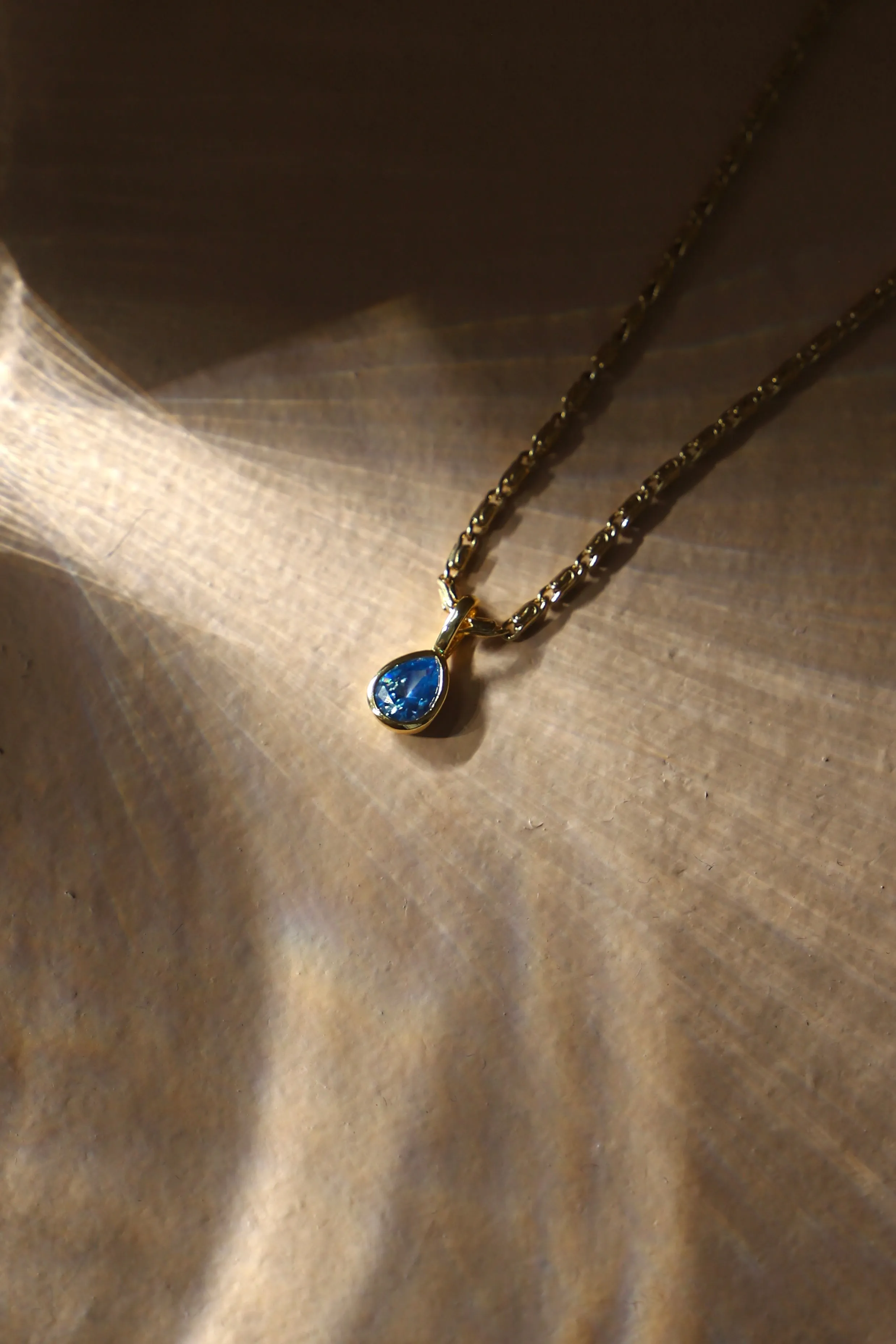 AQUAMARINE TEARDROP BEZEL NECKLACE