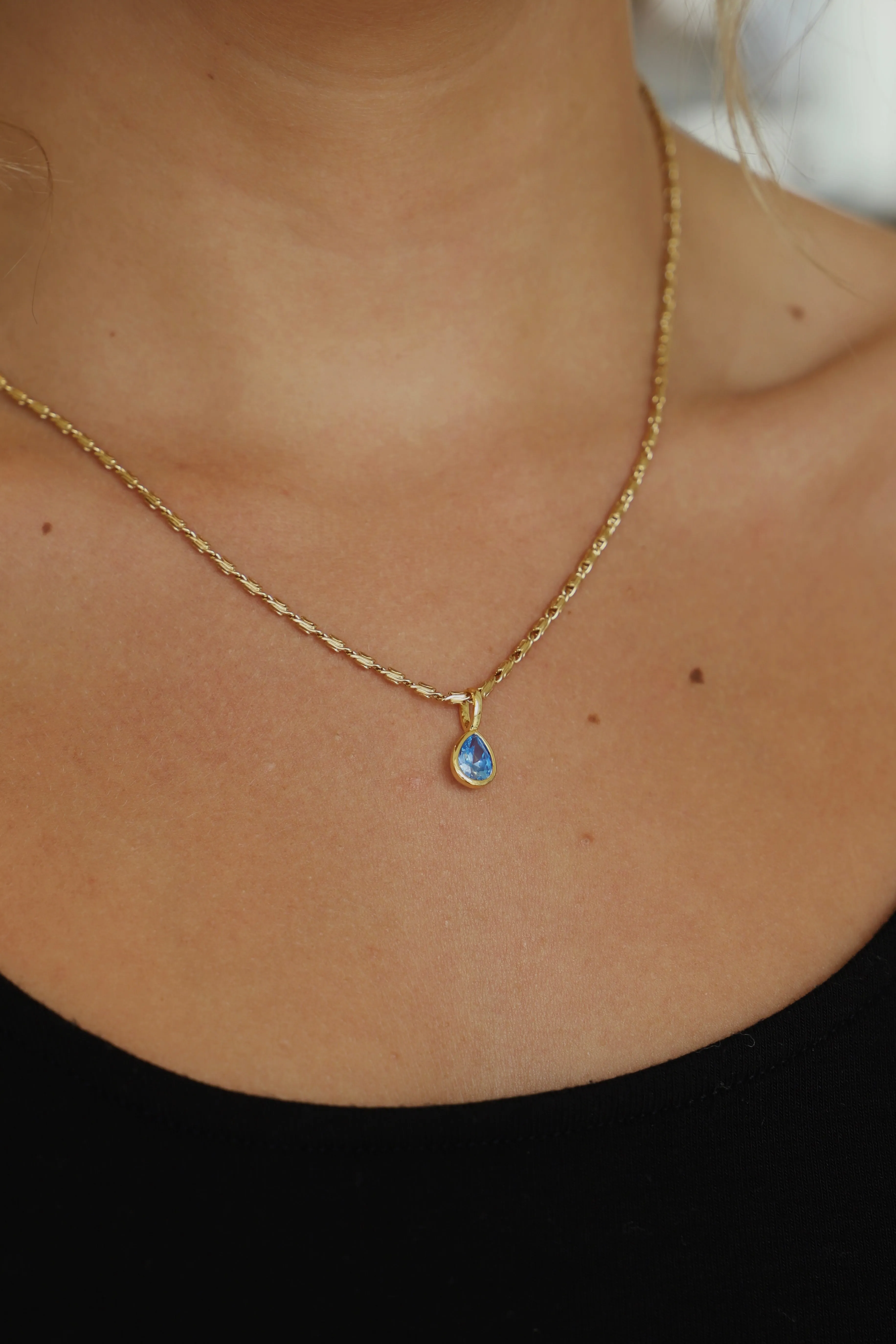 AQUAMARINE TEARDROP BEZEL NECKLACE