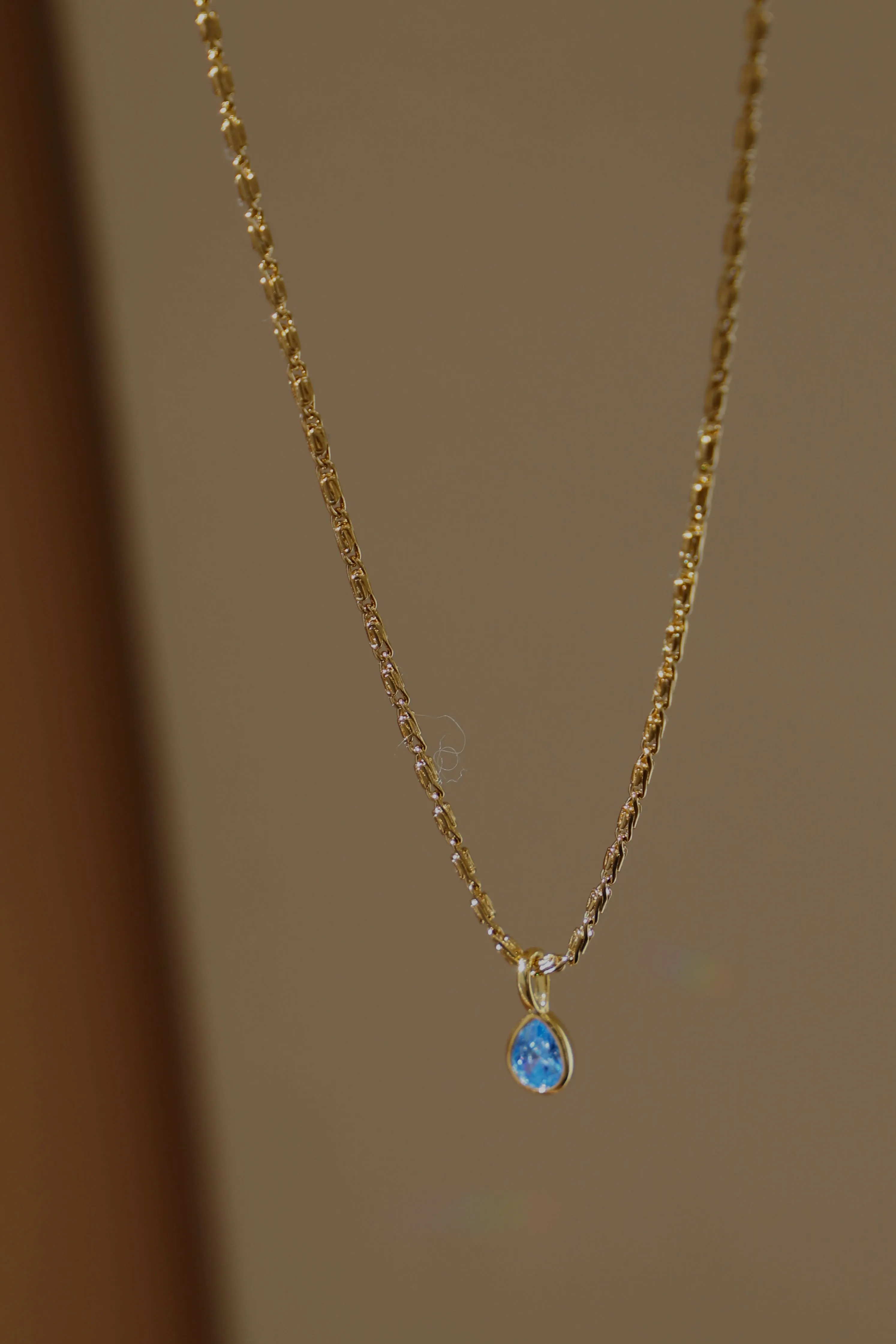 AQUAMARINE TEARDROP BEZEL NECKLACE