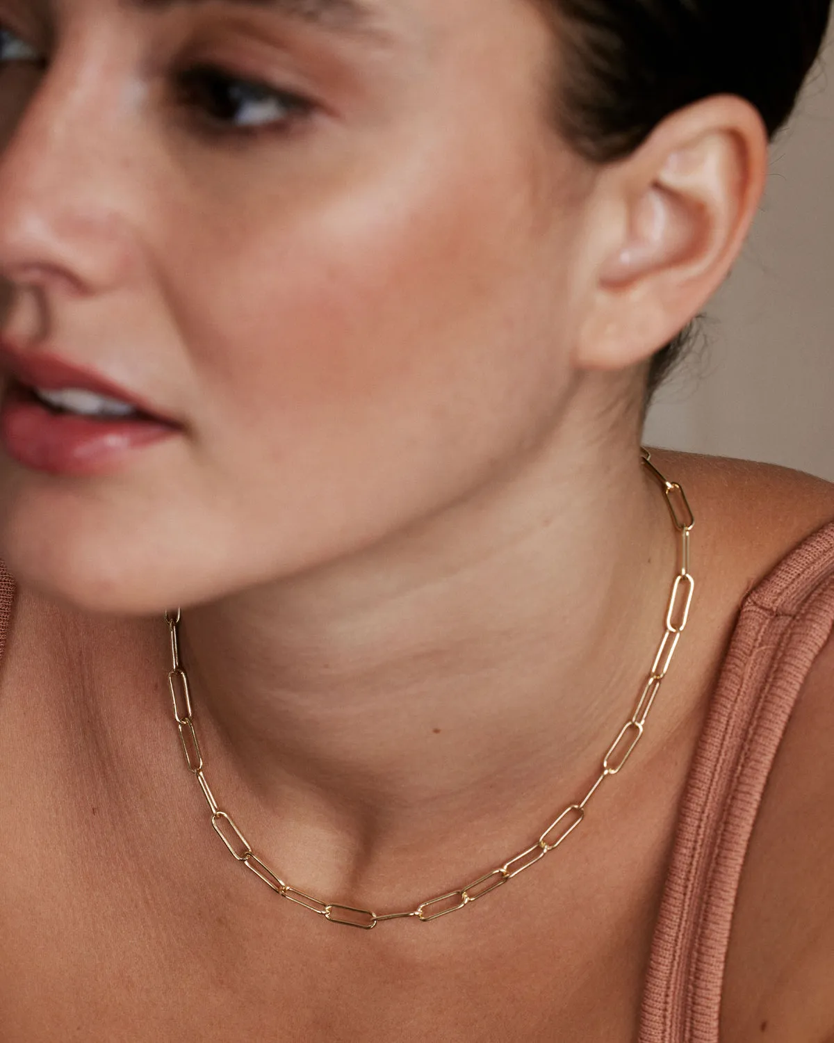 Connected Bold Paperclip Chain Necklace