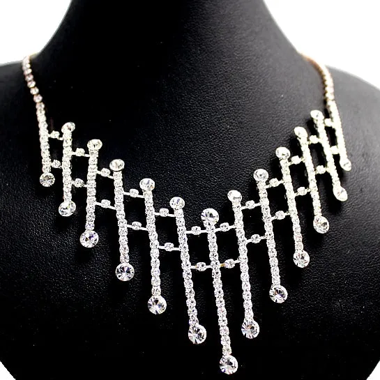 Elegance Regular Crystal Chain Earring Necklace Set