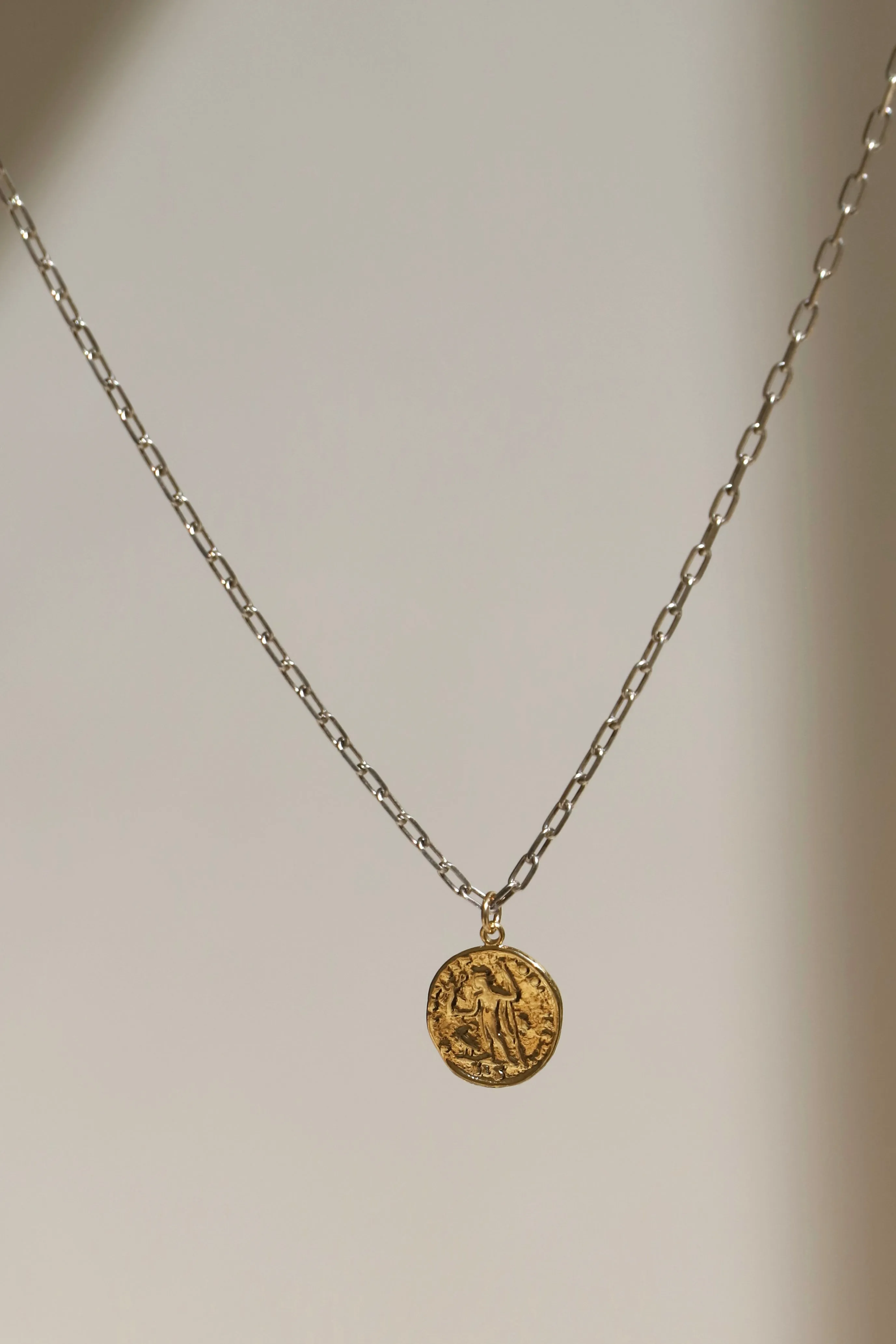 THE SORELLA NECKLACE
