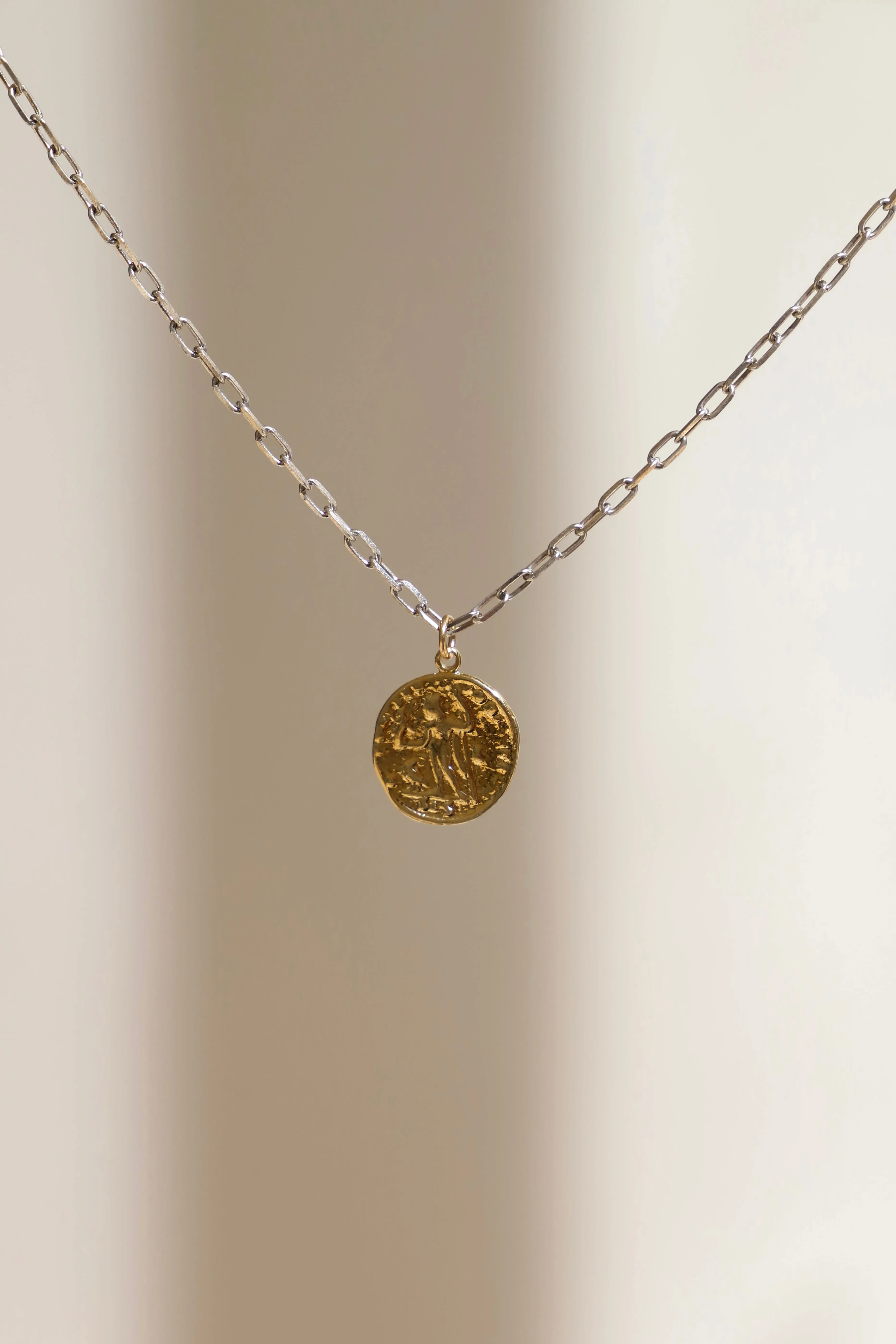 THE SORELLA NECKLACE