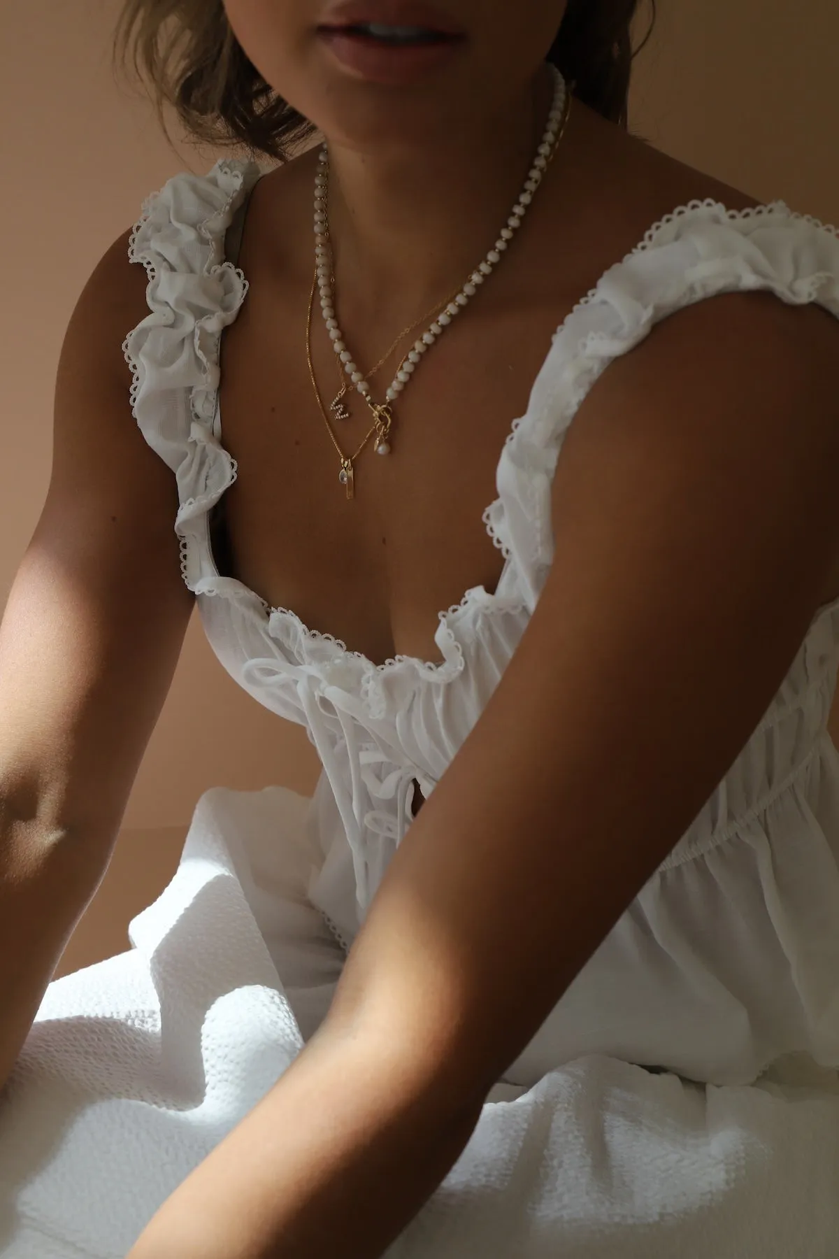 WHITE SILVERITE BEADED NECKLACE